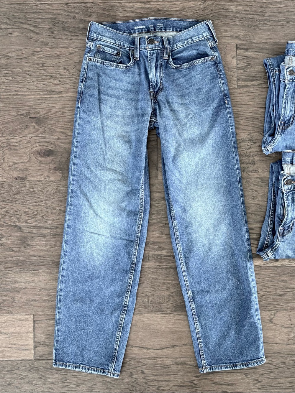Old Navy Men's Medium Wash Loose Fit Jeans with Built-In Flex